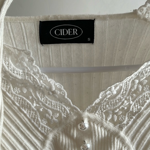 Cider Unique Classy Lace Long Sleeve - Picture 3 of 4